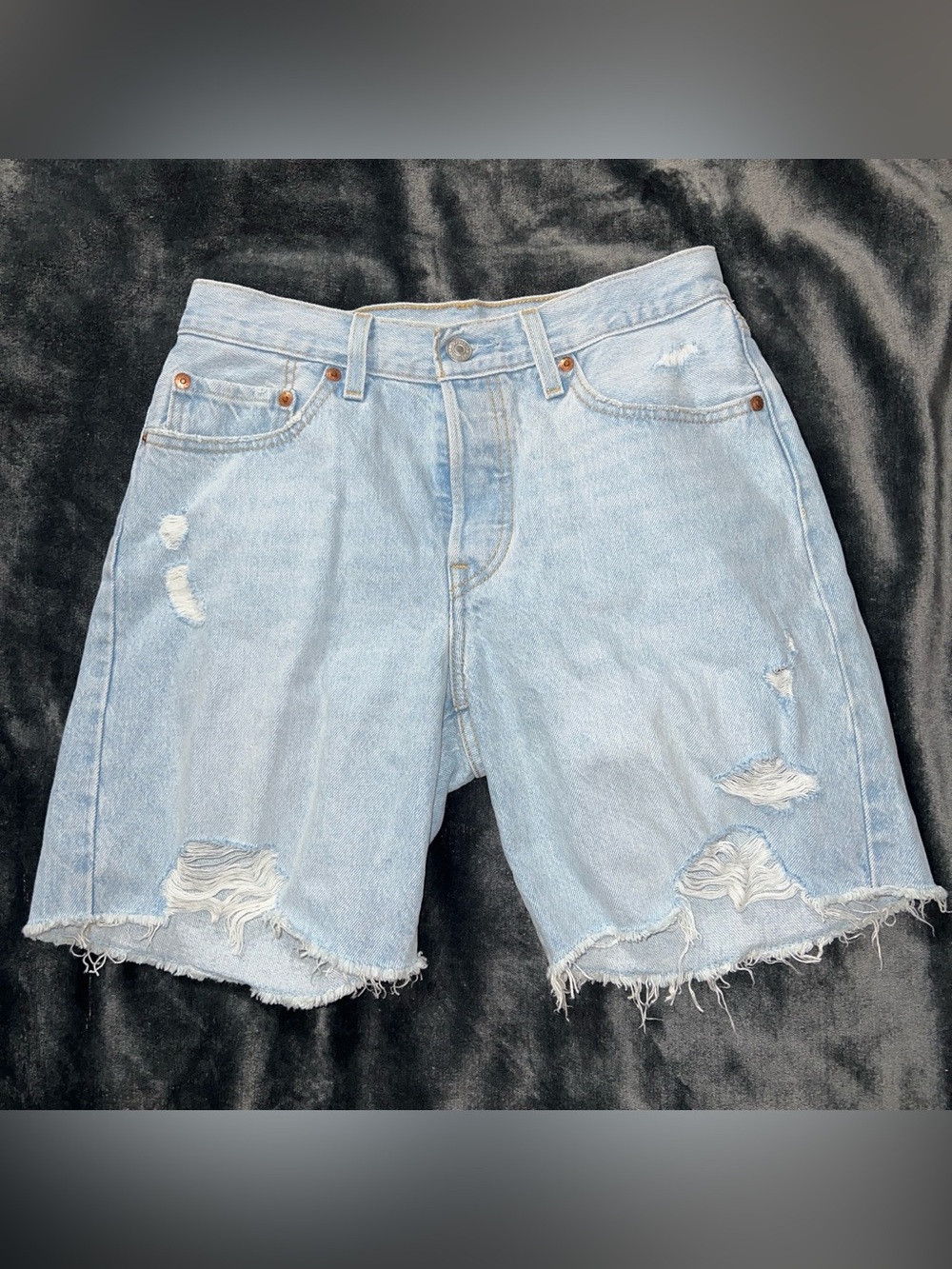 Levi 501 Mid Thigh Shorts